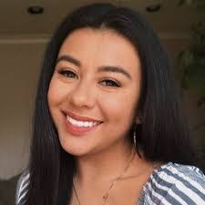 Eli Gracia's Instagram, Twitter & Facebook