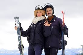 Johnny Abraham y Karen Ferrero se comprometen