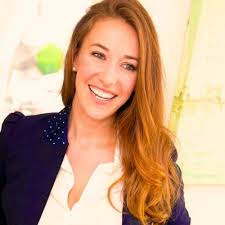 Whitney Hudak's Instagram, Twitter & Facebook