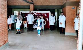 En 1813, la asamblea del año xiii sancionó como himno nacional argentino la canción compuesta con versos de vicente lópez y planes y música. Https Www Xn Lamaanaonline Lkb Com Ar Noticia 46859 Habr Actos De Colacin Pero Sern Breves Y Con Estrictos Protocolos