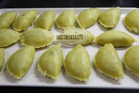 Tips supaya kulit karipap tidak mudah sobek / cara membuat lontong dari nasi sisa / cara membuat lontong. Resep Karipap Pastel Isi Kari Just Try Taste