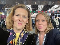 bemorered #redlippyday #redlippymay #dementiacare