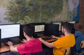 Specializarea ingineria transporturilor şi a traficului se derulează în cadrul utcn Facultatea De Transporturi Universitatea Politehnica Din Bucuresti