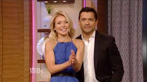 Mark consuelos was born in zaragoza, spain, to an italian mother, camilla, and a mexican father, saul consuelos. Kelly Ripa S Husband Mark Consuelos Slams Internet Trolls For Body Shaming Her Abc News