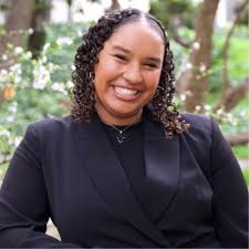 I'm excited to announce that I'll be interning with the recruiting team at  King & Spalding this summer in their Los Angeles office! A huge thank you  to everyone I talked to