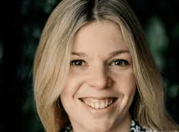 Kat Mitchell's Instagram, Twitter & Facebook