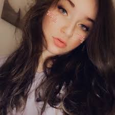 Amber Pangle's Instagram, Twitter & Facebook