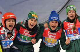 An welche genau sich betreuer und athleten halten müssen, erfahren sie hier. Nordische Ski Wm In Seefeld Deutsche Skisprung Frauen Holen Gold Sportmeldungen Stuttgarter Zeitung