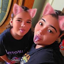 Anyone know about horseshoe crabs? Why a bunch would die at the same time?  "What's going