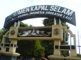 Mewakili panglima koarmada ii laksda tni heru kusmanto, asisten intelijen (asintel) pangkoarmada ii kolonel laut (p) tjatur soniarto menerima kunjungan athase pertahanan (athan) jepang kolonel takahiro yamashita, di markas koarmada ii ujung, surabaya. Museum Kapal Selam Surabaya Sang Nananging Jagad
