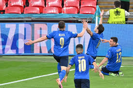 Италию и австрию обслужит бригада арбитров из англии во главе с энтони тейлором. Pln6s6vcrs7nmm