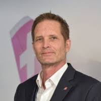 Robert Hauenstein's Instagram, Twitter & Facebook