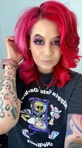 Hello everyone my name is Candice, I am an aspiring self taught makeup  artist it's nice to meet all of you 😊