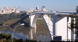 Paraguay decretó el cierre completo de sus fronteras hasta el domingo. El Puente De La Amistad Continuara Cerrado Y A Pesar De La Medida Unilateral Tomada Por Paraguay Brasil Extendio Por Un Mes Mas El Cierre De Sus Fronteras Misionesonline