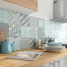 Décor bois, béton ou métal, motifs carreaux de ciment ou briques, crédence de cuisine en verre, en néoquartz, ou encore « crédence établi », ne vous reste plus qu'à choisir le coloris qui correspondra à votre cuisine. Les Carreaux De Ciment La Tendance Du Moment Leroy Merlin