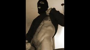 GiovanniSummers vs Ski mask Smoking