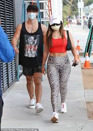 Fortunately, the tiktok stars finally decided to clear the air just in time for the holidays. Kourtney Kardashian S Bff Addison Rae Heads To Gym In La With Fellow Tiktok Star Beau Bryce Hall Aktuelle Boulevard Nachrichten Und Fotogalerien Zu Stars Sternchen