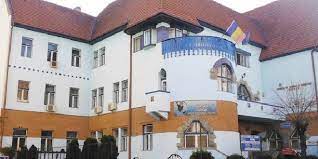 Datorita cresterii calitative a pietii de beauty in romania, am decis sa dezvoltam latura de formare profesionala in infrumusetare, prin impartasirea tehnicilor traditionale, dar si prin abordarea si aprofundarea metodelor moderne, tehnologizate si a. Programe Si Cursuri De Formare ProfesionalÄ La Camera De ComerÅ£ Si Industrie Mures Stiri Din Mures Stiri Targu Mures Liderul Presei Muresene