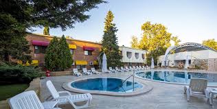 Questo esclusivo hotel a cinque stelle vanta 18 camere e suite di pregio, finemente arredate, ognuna ispirata ad un aspetto unico inoltre, palazzo venart vanta il privilegio di ospitare l'esclusivo ristorante glam 2 stelle michelin dal 2020, guidato dal pluristellato. Hotel Dana Venus Vacante De 5 Stele