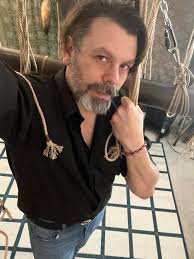 thanks for adding us to the group! this is stevie, aka “MADTX GOTTIN NYX,  KONIGIN DER CHAOSNACHT”