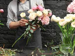 Sending flowers internationally takes a network of florists that are able to create beautiful flower arrangements on short notice and deliver them when you just can't be there in person, international flower delivery is such a convenient option. 3 Ways To Send Flowers Internationally Tasteful Space