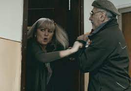 I had a pleasant surprise.'doar cu buletinul la paris' employs that same sarcastic and desperate comic of romanian films after 1990 (on the line of 'philanthropy') but manages to insert some interesting and authentic moments of cinema. O SurprizÄƒ PlÄƒcutÄƒ Doar Cu Buletinul La Paris My Cult Events