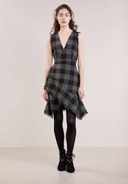 Je Te Mets Celle Ci Pour La Forme Inspirante Max Co Dicembre Robe D Ete Olive Green Robe Courte Devant Et Longue Derriere Idees Vestimentaires Robe