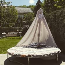Gartenlounge Outdoorbett Trampolin Ideas Garten Recycling Garten Lounge Draussen Schlafen