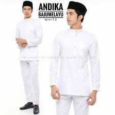 Tidak hairanlah harga baju melayu si kecil yang menjadi pilihan ibu bapa ini sedikit mahal berbanding dengan baju raya untuk golongan dewasa. Baju Melayu Lelaki Baju Nikah Men S Fashion Clothes Others On Carousell