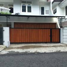 Memilih model pagar rumah minimalis type 36 walaupun rumah type 36 identik dengan rumah yang sederhana bukan berarti yang sederhana tidak model pagar besi minimalis 2021. Jual Pagar Konwuud Untuk Garasi Mobil Kota Tangerang Selatan Daralas Tokopedia