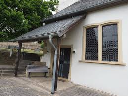 Médard de noyon (en latin medardus), ou saint médard, ou saint mard, ce qui est une évolution phonétique normale en français, fut évêque de noyon, né vers 456 à salency en picardie et mort le 8 juin 560 à noyon 1.il est aussi appelé saint merd dans la creuse et la corrèze 2. Kirche Medard Evangelische Kirchengemeinde Offenbach