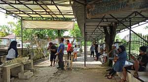 Apakah kantor pos buka di hari minggu? Wisatawan Luar Kota Belum Tertarik Ke Taman Buaya Asam Kumbang Tribun Medan