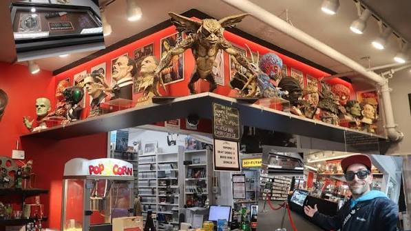 Movie Madness Portland OR - Full Store Tour Film Props From Pyscho,  Gremlins, E.T. & More! #kreepers