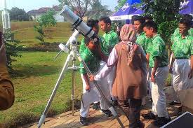 Dengan harga tiket yang masih terjangkau sangat tepat mengajak. Skyworld Tmii Skyworld Taman Mini Indonesia Indah