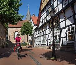 Hagen, „das tor zum sauerland, am südöstlichem rand des ruhrgebiets gelegen, ist die größte stadt in südwestfalen und seit 1969 die heimat unserer bildungsstätte. Hagen A T W