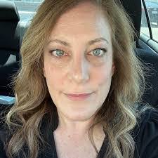 Jessica Mintz's Instagram, Twitter & Facebook