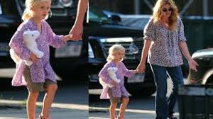 Celebrity parents who have welcomed twins. Julia Roberts Daughter 2016 Hazel Moder Youtube