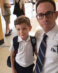 Boy cuts hair to support best friend
