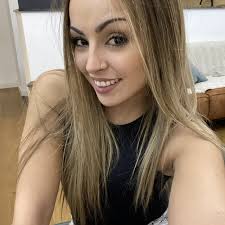 Dale Like y te mando regalito 🎁 de mis dos amigas 🥰🥰 DM