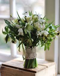 Flowers in season in april uk. Choose Seasonal Blooms For Your Spring Wedding The Natural Wedding Company The Natural Wedding Company