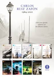 Le luci di settembre è l'ultimo intricato libro di carlos ruiz zafon, lo scrittore spagnolo conosciuto e amato dal grande pubblico per i suoi gialli, in particolare per il libro l'ombra del vento, pubblicato in italia dalla. Carlos Ruiz Zafon Il Grande Maestro Della Scrittura Libri Mondadori