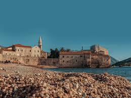 It is often called montenegrin miami, because it is the most crowded and most popular tourist resort in montenegro, with beaches and vibrant nightlife. Montenegro Budva Der Meistbesuchte Kustenort Montenegros