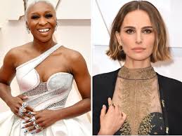 The second hostless oscars in history definitely went better than the first hostless ceremony. Surprising Pretty And Bizarre Fashion Details From The 2020 Oscars