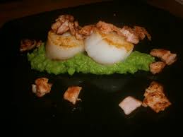 Pasta is the ultimate simple dinner party dish but this recipe is pepped up with juicy prawns and punchy garlic. Recipe Scallops With Bacon And Minted Pea Puree Memoirs Of An Amateur Cook