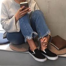 Black And White Slip Ons Vans Vans Slip On Disponibles Tallas 37 A 42 Contactanos Al Whatsapp 0414 6916382 0414 6959948 O Direct 6916382 6959948 Contacta Stil Ayakkabilar Canta