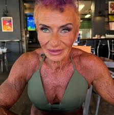 IFBB Pro Toni McMurtre 添加了1 张新照片。