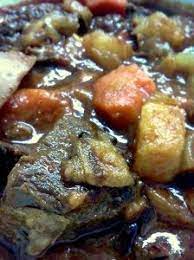 2 kg beef cubes, 1 onion chopped, 1 tsp garlic paste, 1 carrots chopped strips, 1 green pepper chopped strips, 1 tsp paprika, 1 tsp steak and chop spice, 1 tsp bbq, 2 tbs tomato sauce, 1 tsp lamb spice, 2 tbs sweet chilli sauce, 1 beef cube/stock, 2 tbs vegetables tomato. Recipe Tomato Bredie Or South African Style Beef Stew African Food Recipes Beef Stew