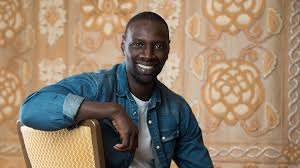An interview with actor omar sy, star of the intouchables and samba. nakache and toledano's latest feature effort, samba, provides sy with the opportunity to stretch his dramatic muscles, while. Omar Sy Vom Kind Aus Den Banlieues Zu Monsieur Hollywood Welt