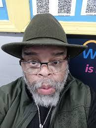 Von Moore's Instagram, Twitter & Facebook