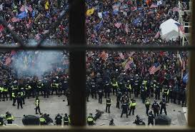 Photos Show Protest At Us Capitol As Rioters Storm Building In the following video, men in black can be seen smashing capitol building windows as others yell adding to the suspicious nature of the event are videos of capitol hill police assisting and guiding protesters. photos show protest at us capitol as